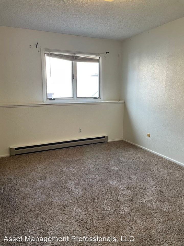 308 Cedar Avenue - Photo 3 of 3