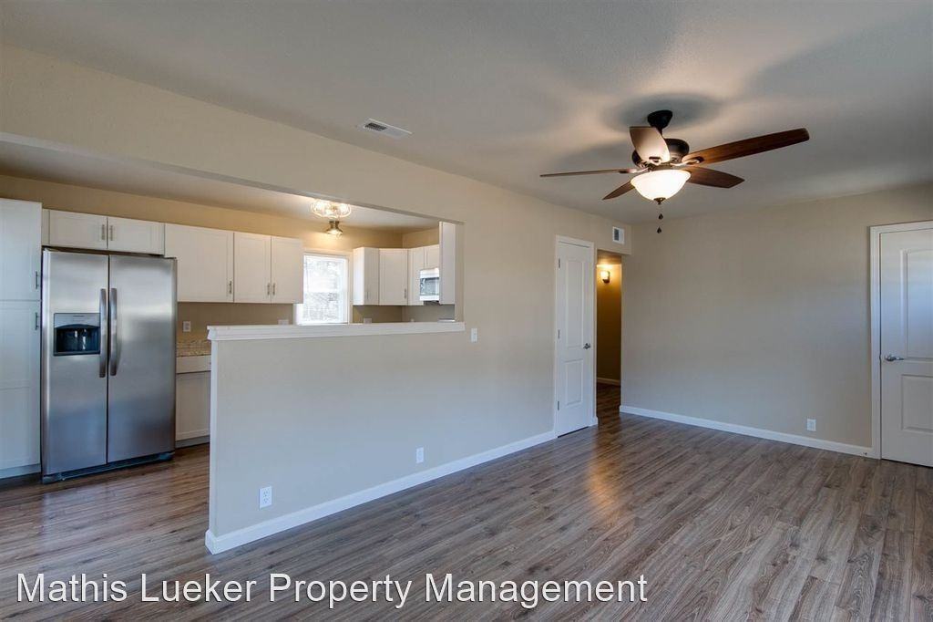 1829 Custer Rd - Photo 3 of 12