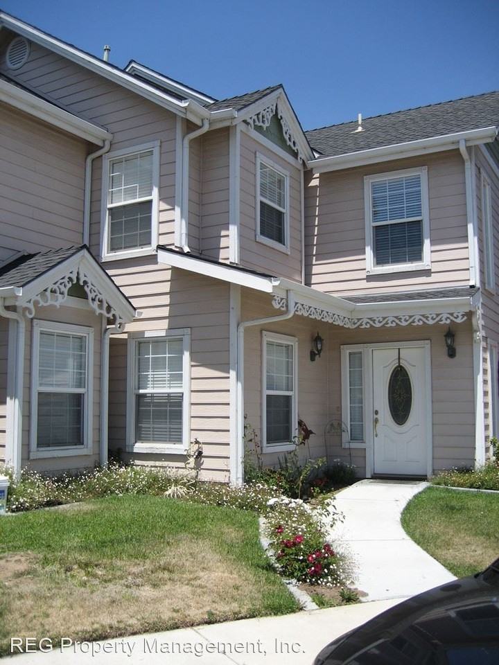 1171 Brittany Ave - Photo 2 of 18