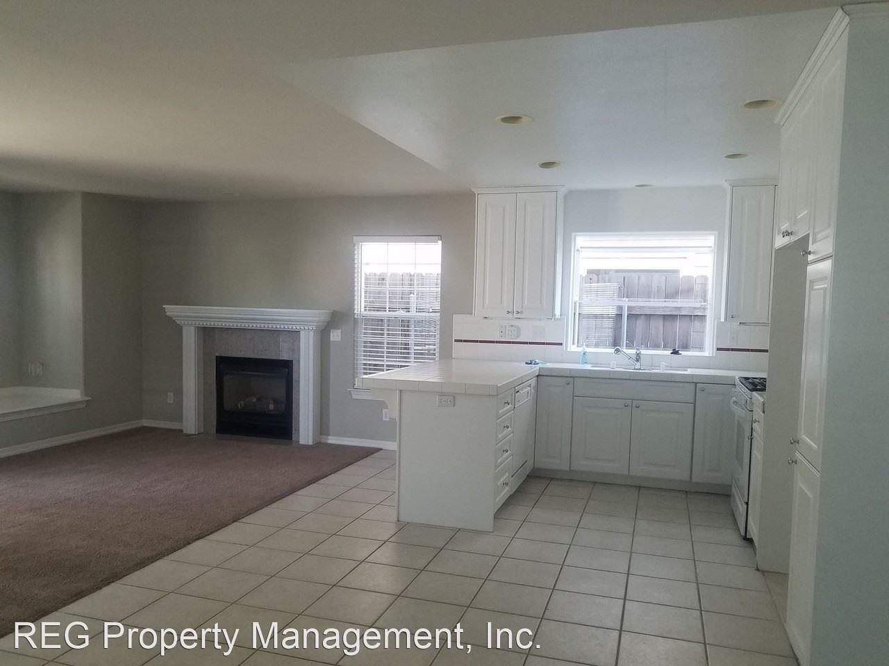 1171 Brittany Ave - Photo 3 of 18