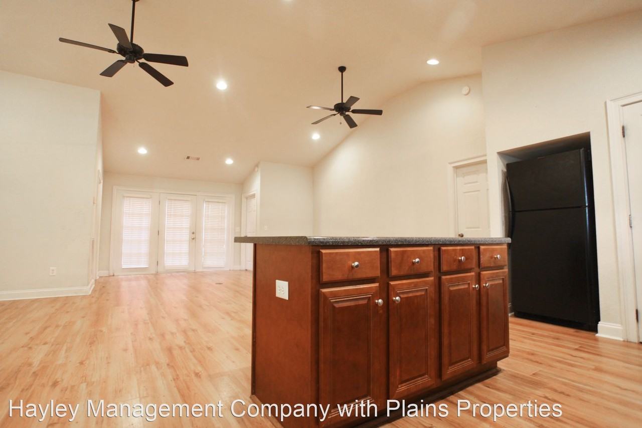 Eagles Landing - Photo 3 of 22