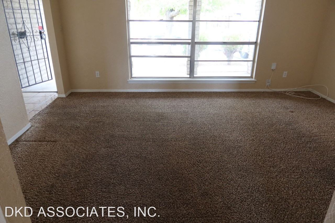 10932 George Archer Dr - Photo 3 of 19