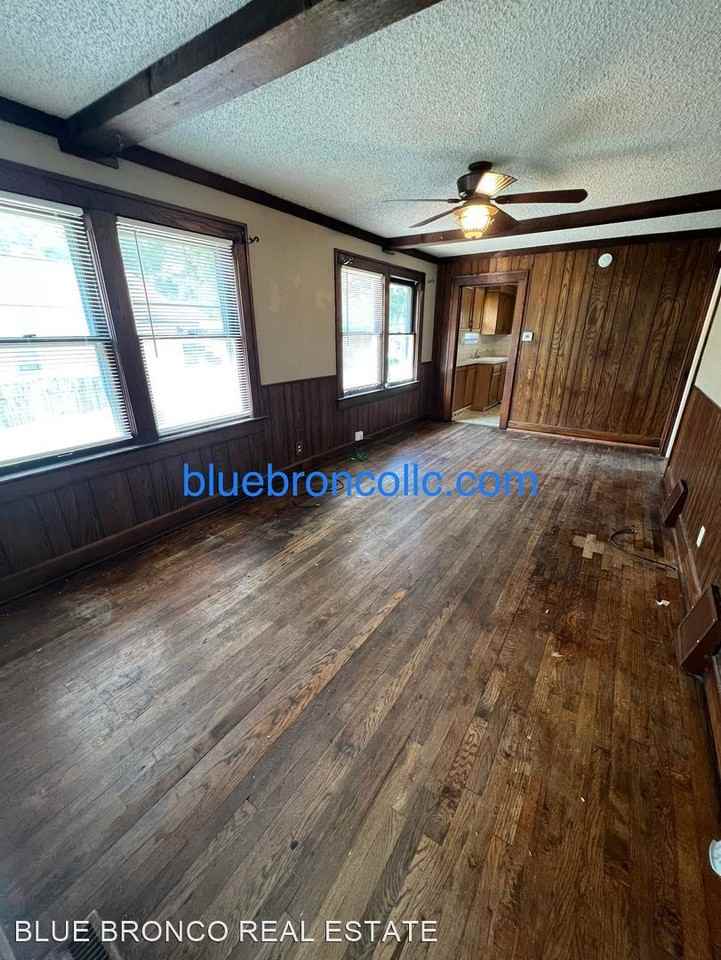 2504 Harvard Ave - Photo 2 of 14