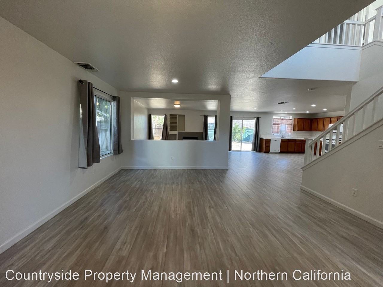 1015 Shearwater Dr - Photo 2 of 25