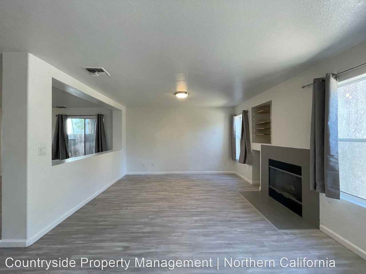 1015 Shearwater Dr - Photo 3 of 25