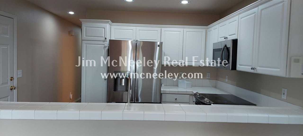 2990 Ne 14th Ave - Photo 3 of 20