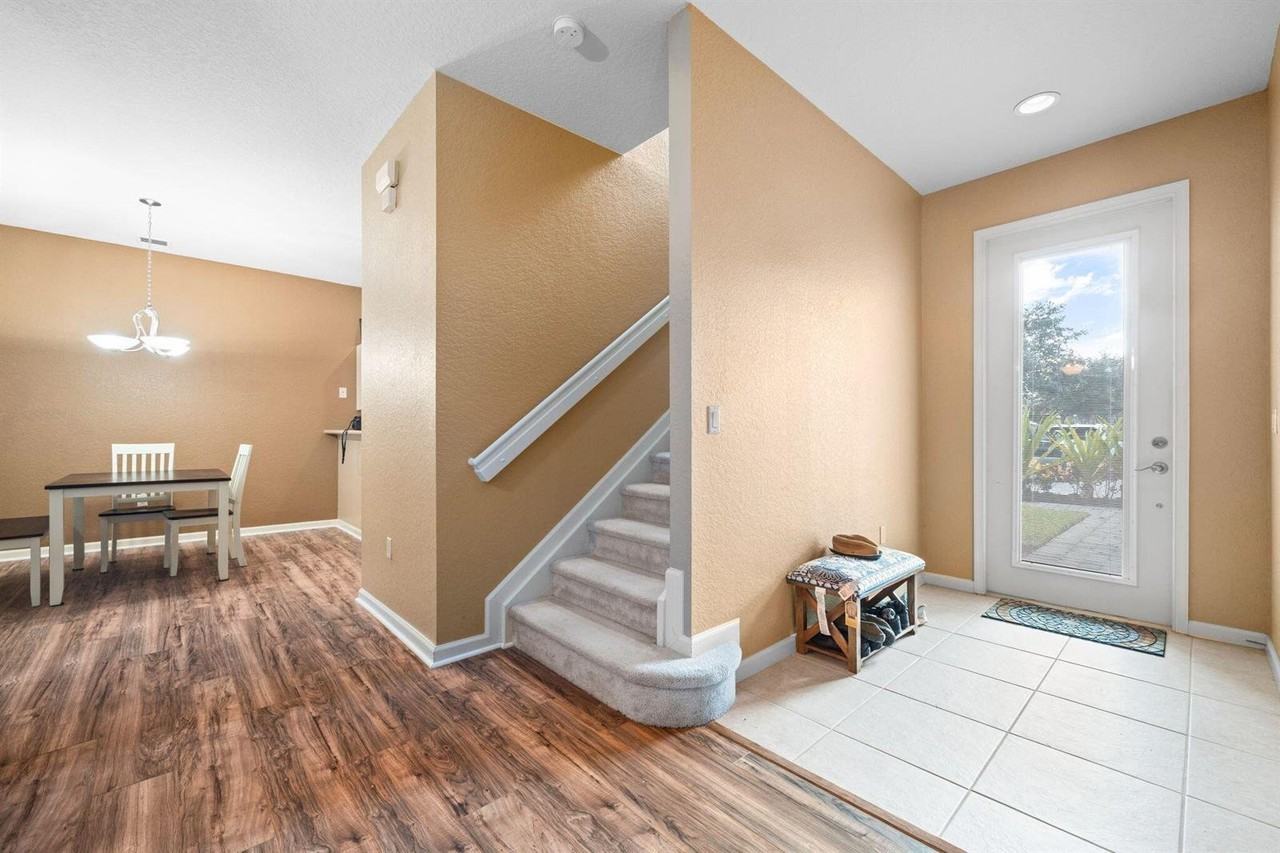 2557 Stockbridge Sq Sw - Photo 3 of 8