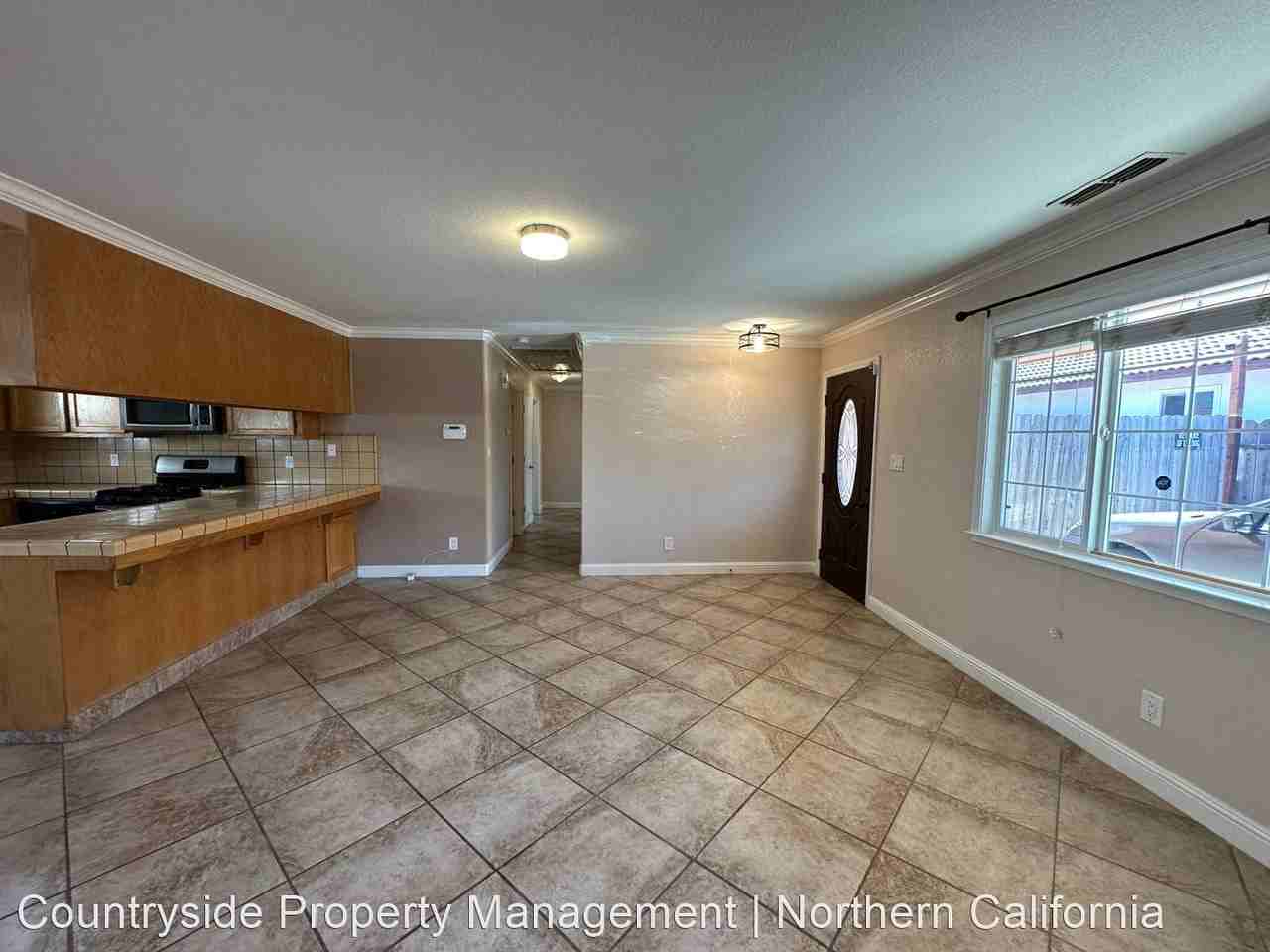 19951 Dayton Ave - Photo 3 of 20