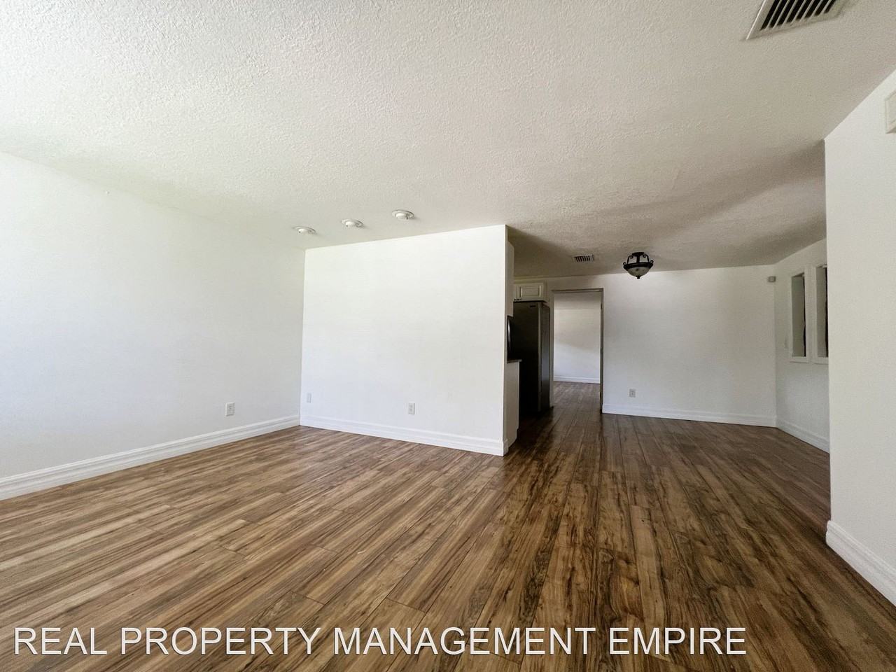 3011 Dodge St - Photo 2 of 16