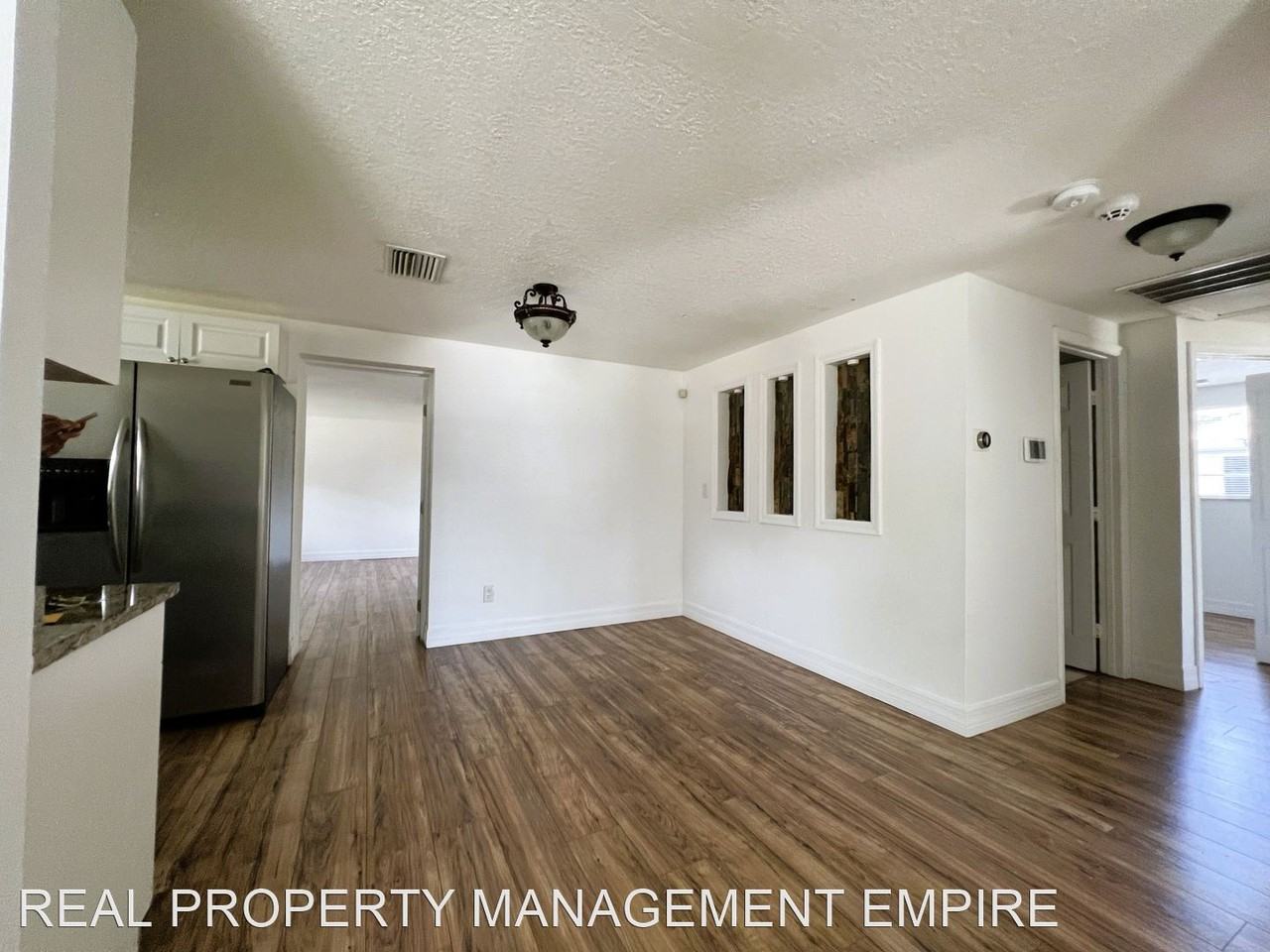 3011 Dodge St - Photo 3 of 16