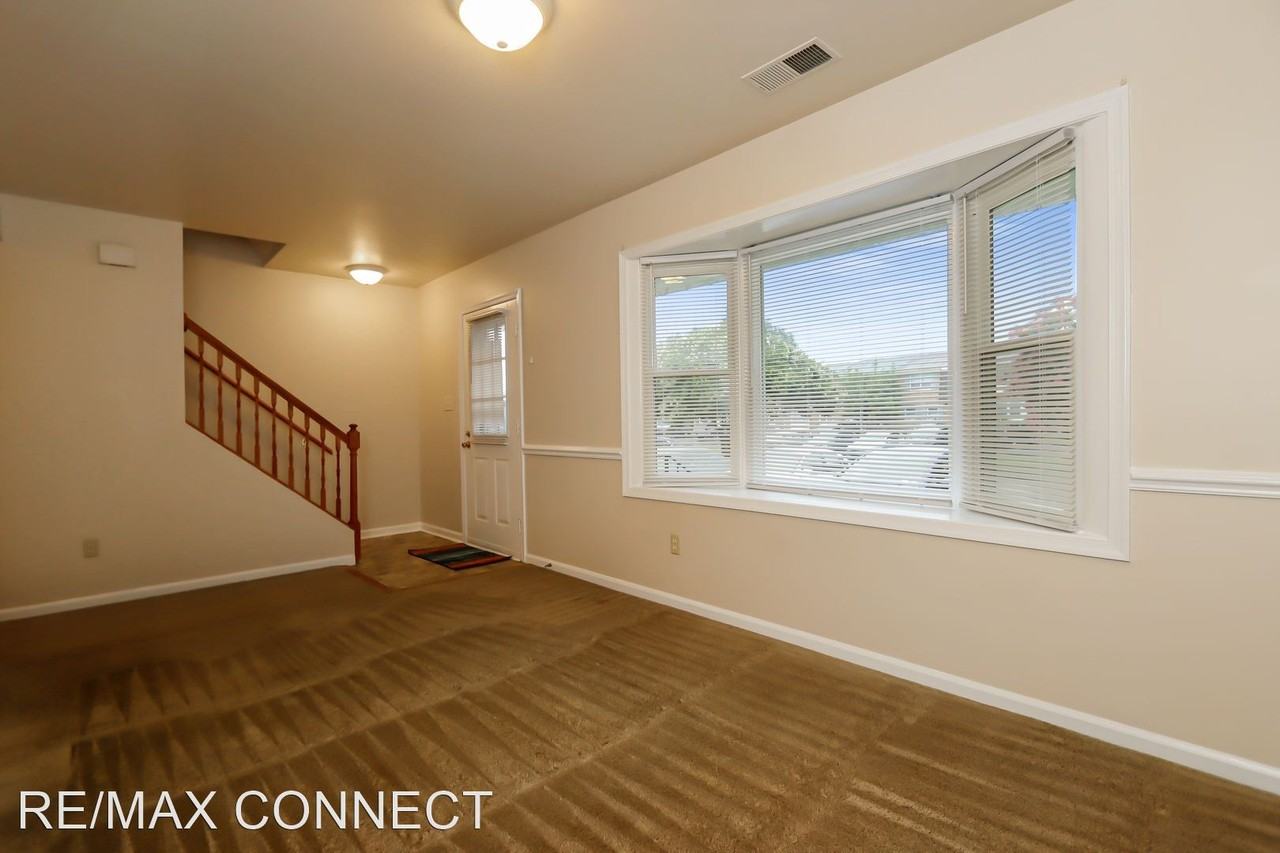 76 Charles Parish Dr - Photo 3 of 17
