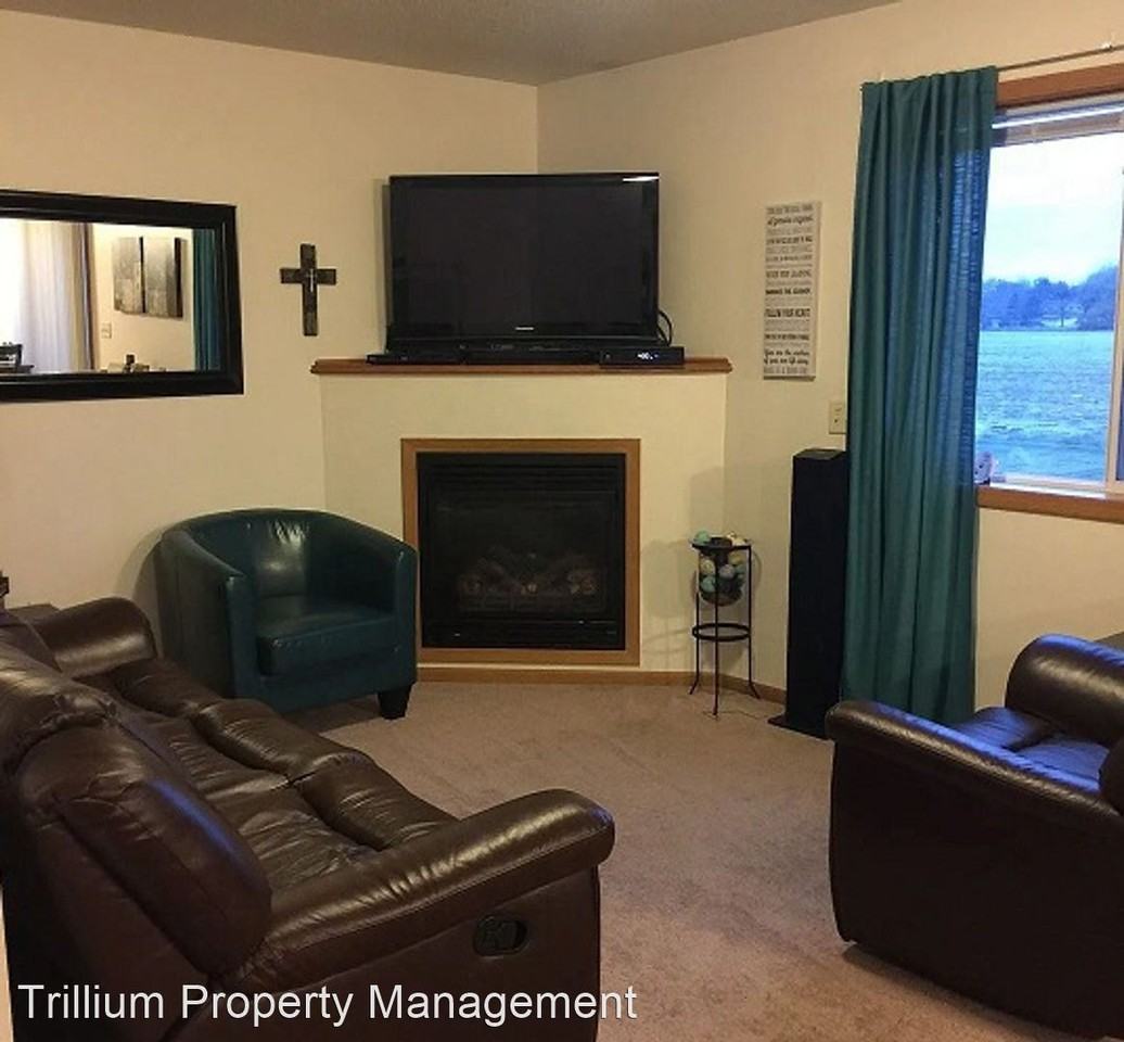 13648 43rd Ave - Photo 3 of 6