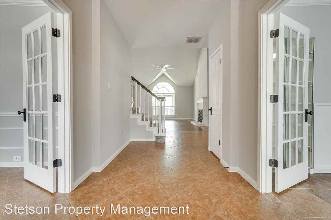 18017 Rosebud Pl - Photo 2 of 20