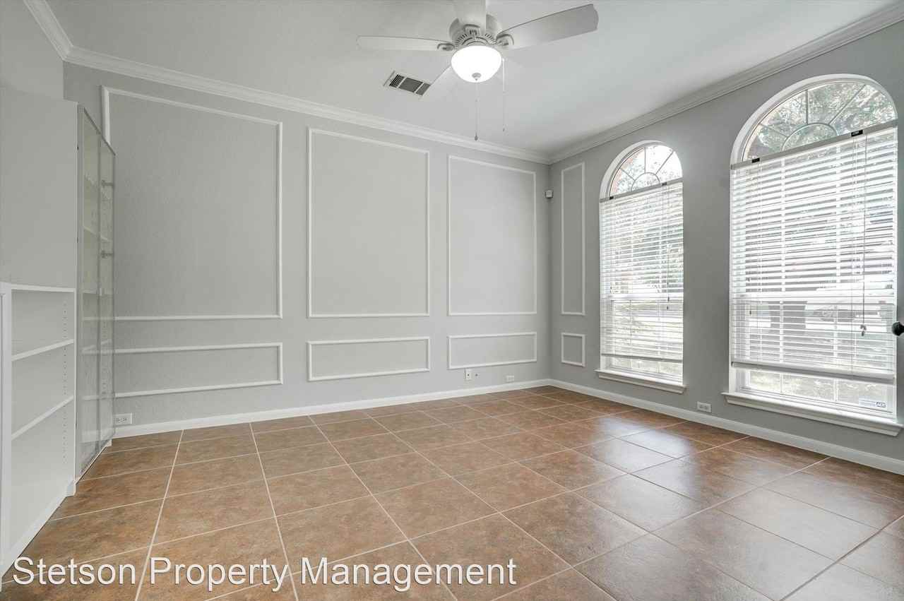 18017 Rosebud Pl - Photo 3 of 20