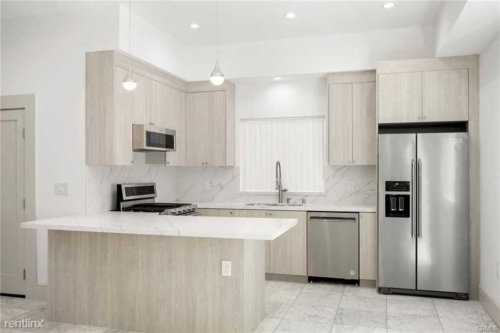 13908 Collins St - Photo 2 of 10