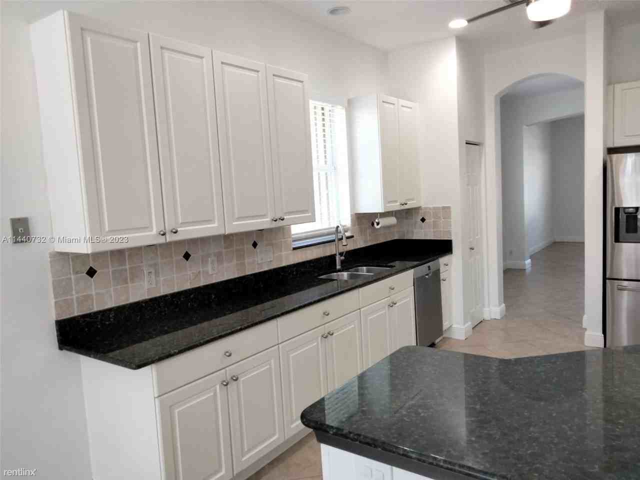 8804 Via Tuscany Dr - Photo 3 of 30