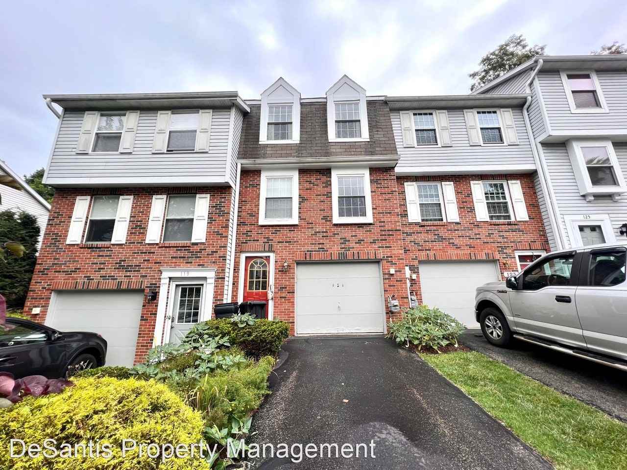 121 Rossmor Ct - Photo 2 of 23