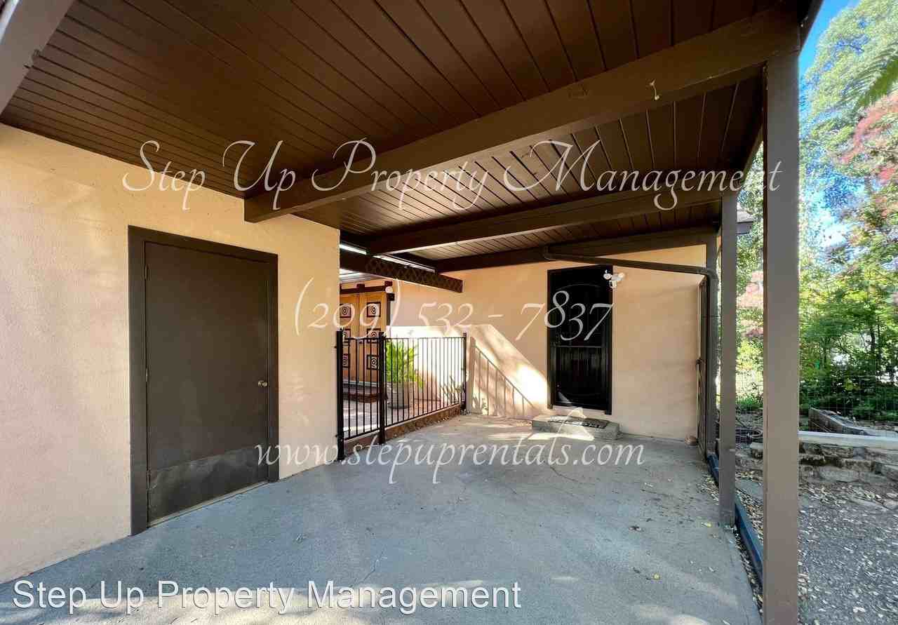 21848 El Coyote Dr - Photo 3 of 17