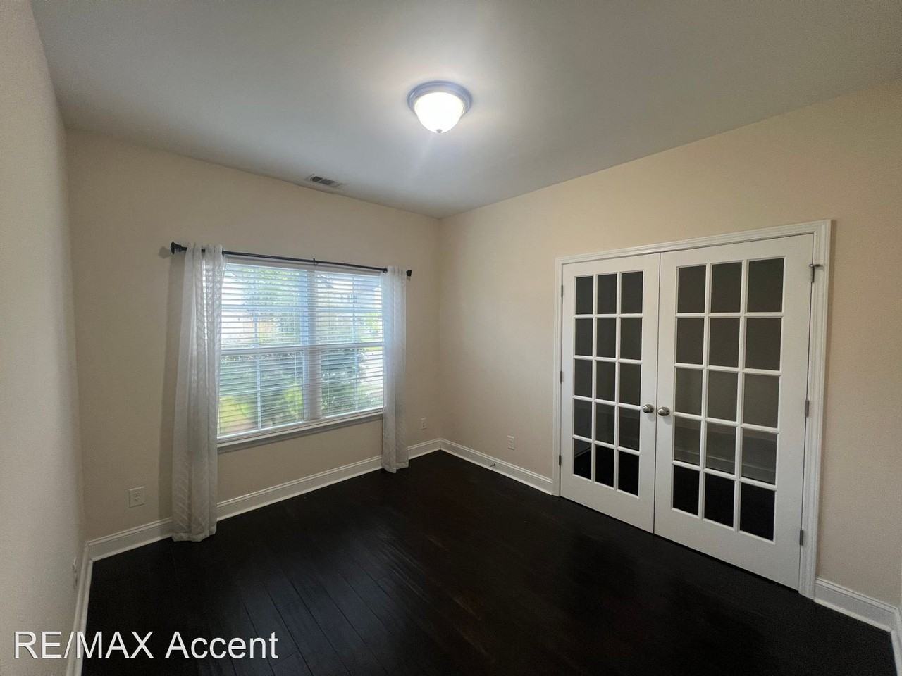 30 Gentry Way - Photo 2 of 11