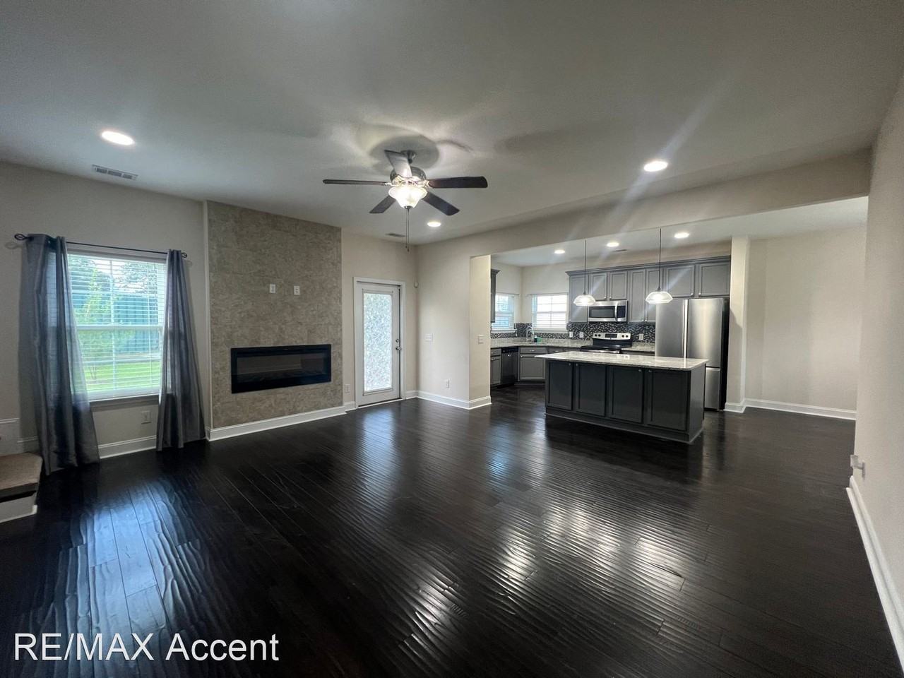 30 Gentry Way - Photo 3 of 11