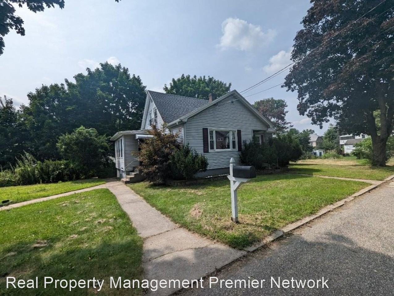 71 Whalley Rd - Photo 3 of 34