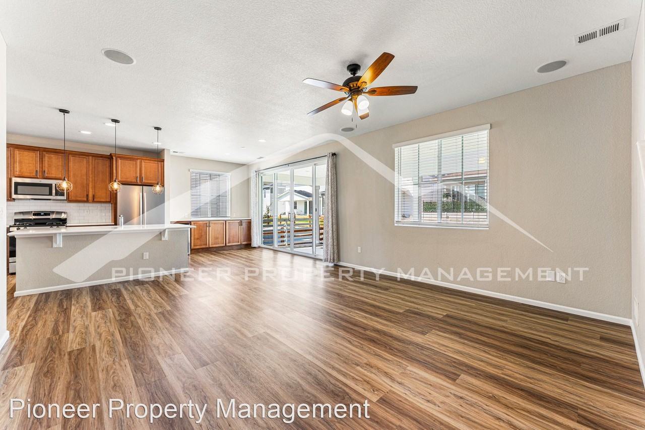 22165 E Stanford Dr - Photo 2 of 21