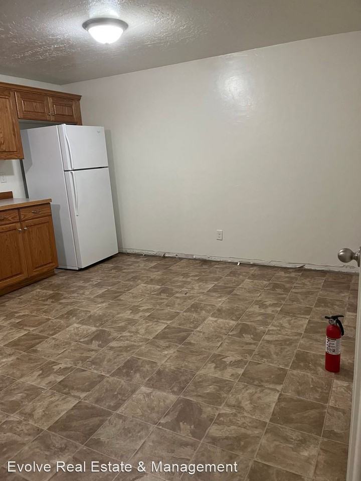 608 E Lagoon BLD E - Photo 2 of 9