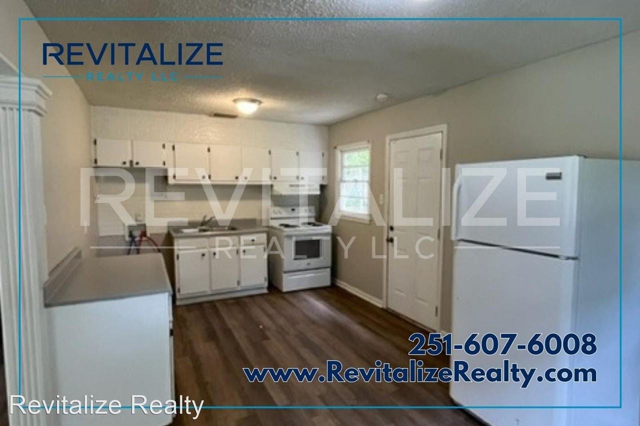 1304 Amelia Ave - Photo 3 of 8