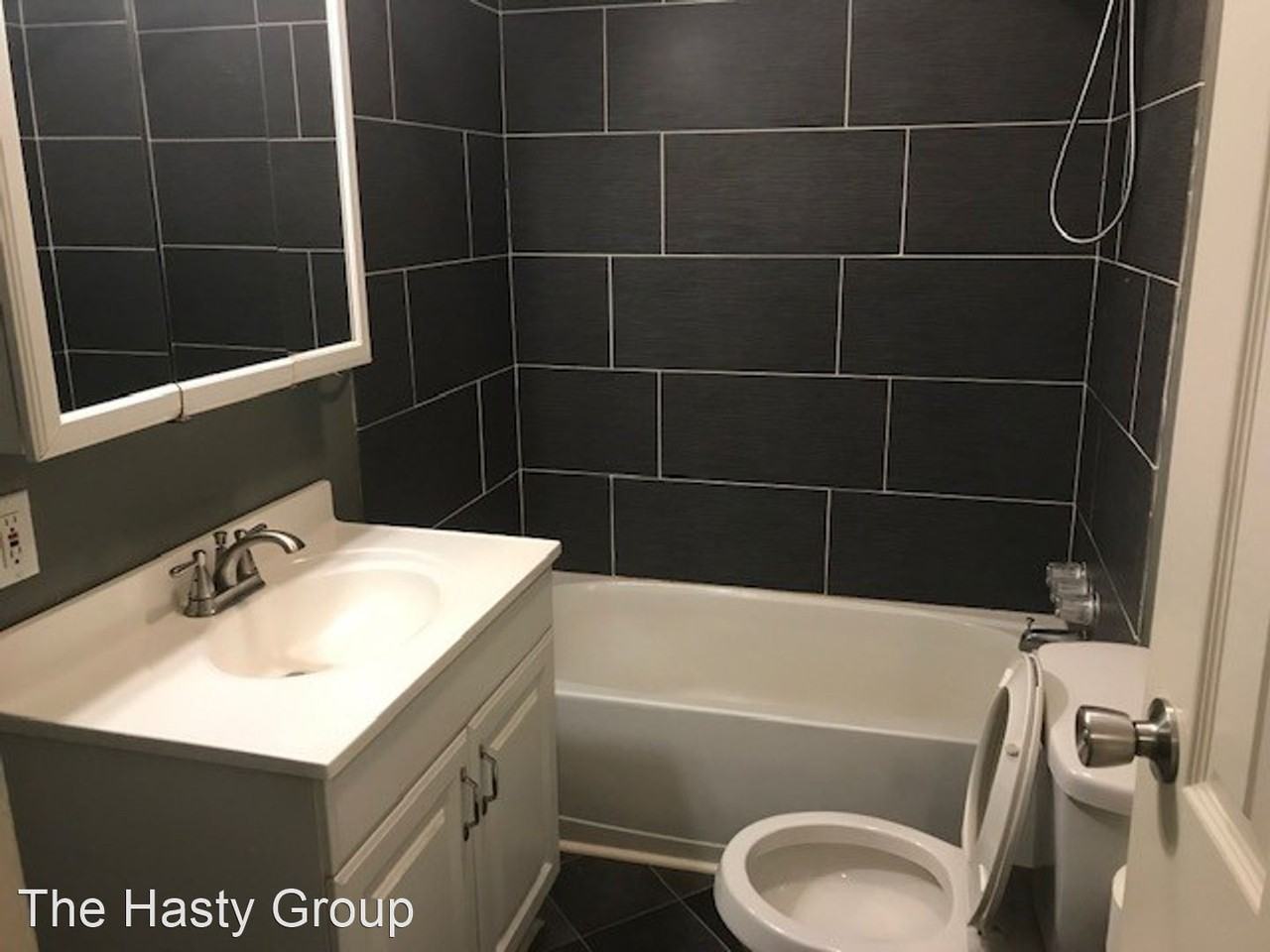 4943 N Newton Ave - Photo 3 of 12