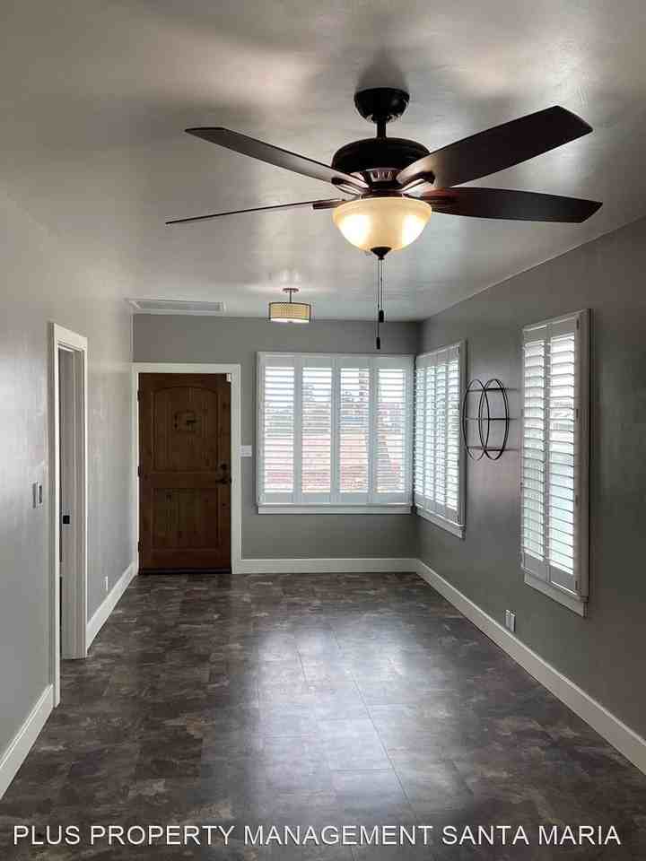 610 E Clark Ave - Photo 3 of 32