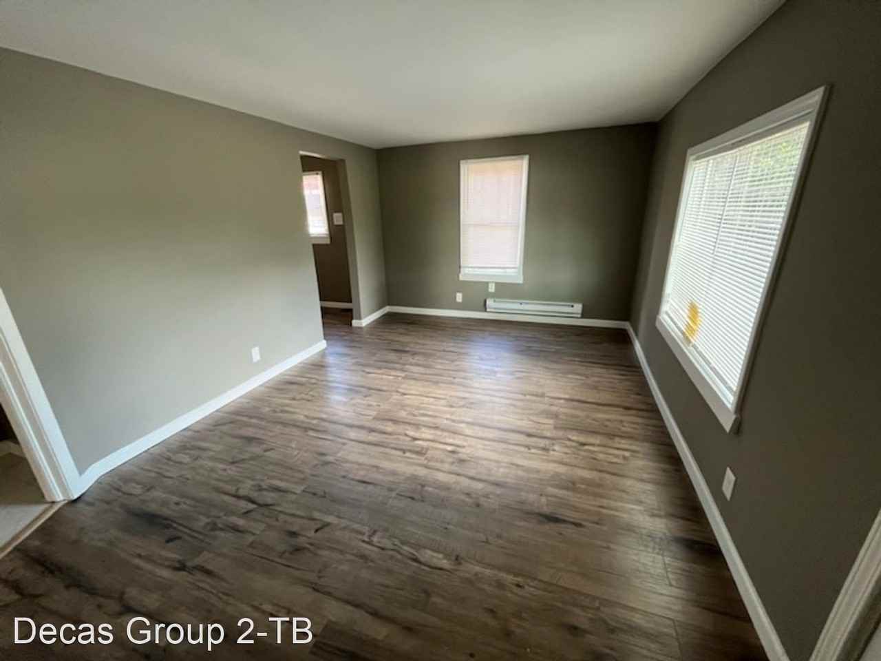 1904 10th St - Photo 3 of 12