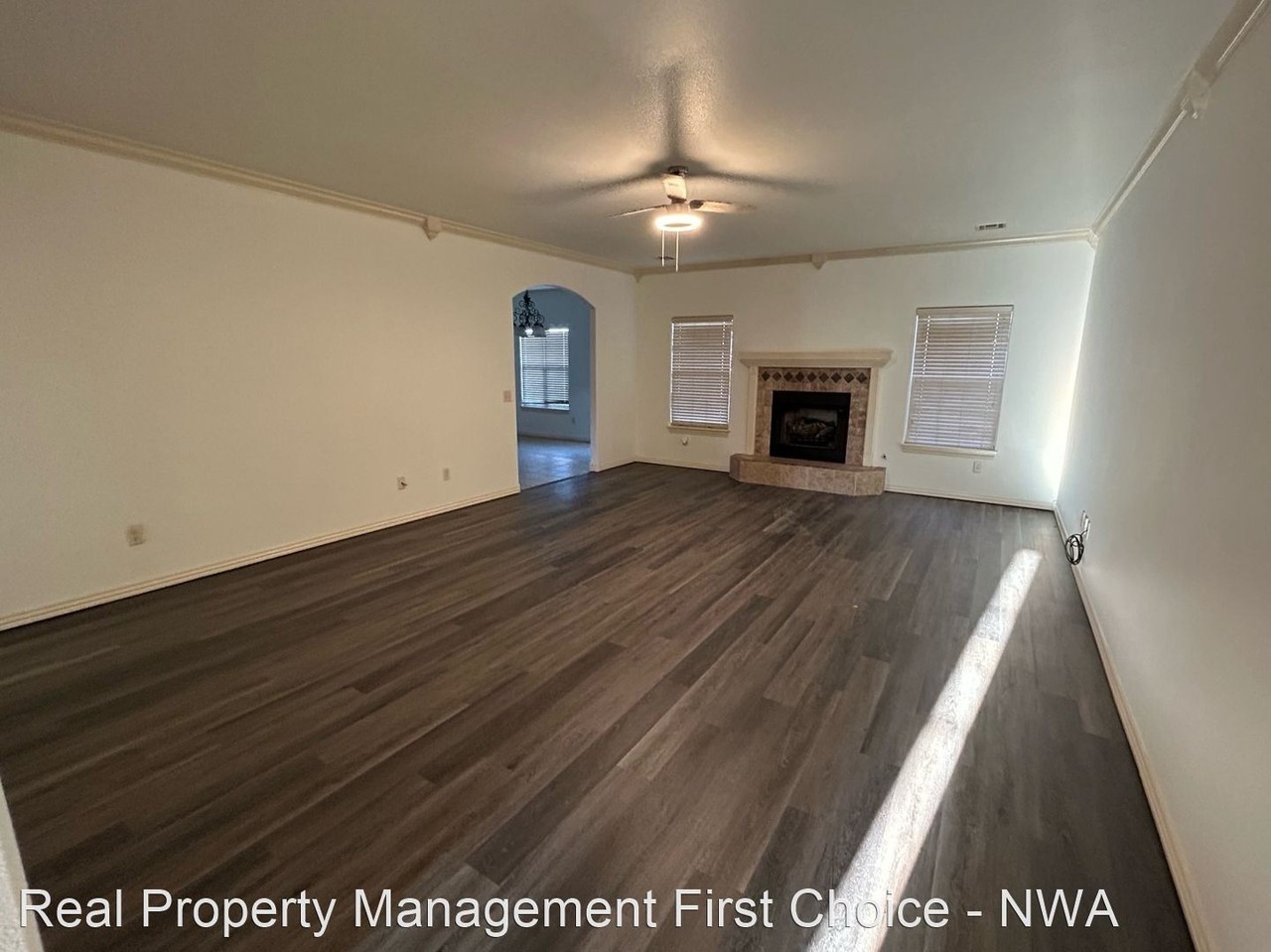 1909 Sw Elington St - Photo 3 of 25
