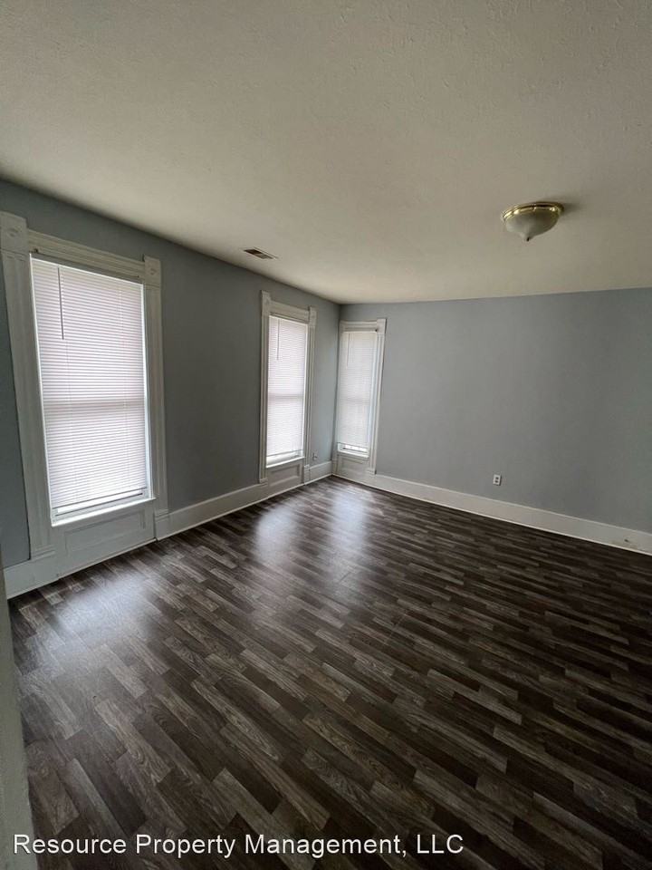 1139 S. 28th - Photo 2 of 5