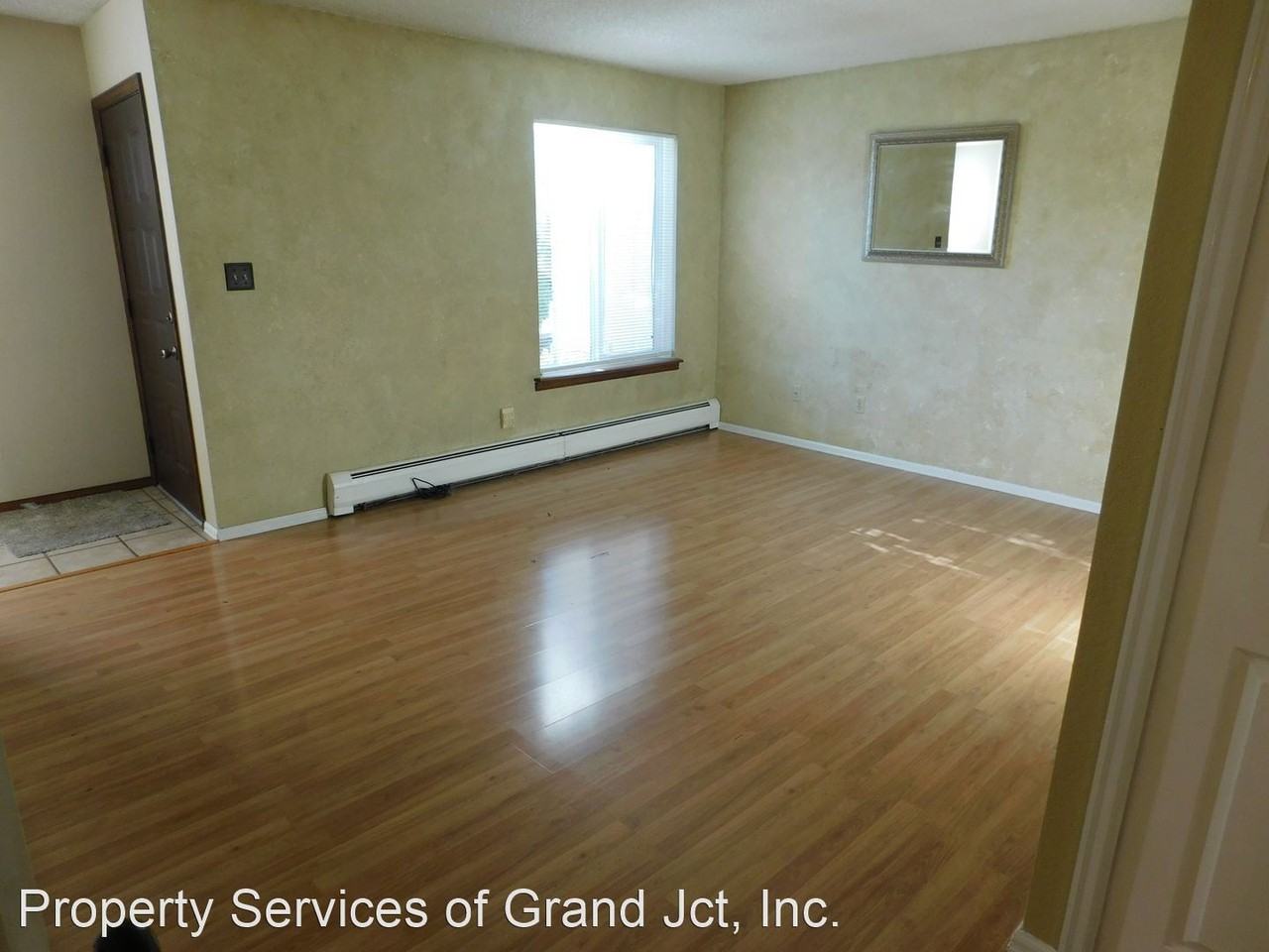 563 E Good Hope Cir #E - Photo 3 of 12