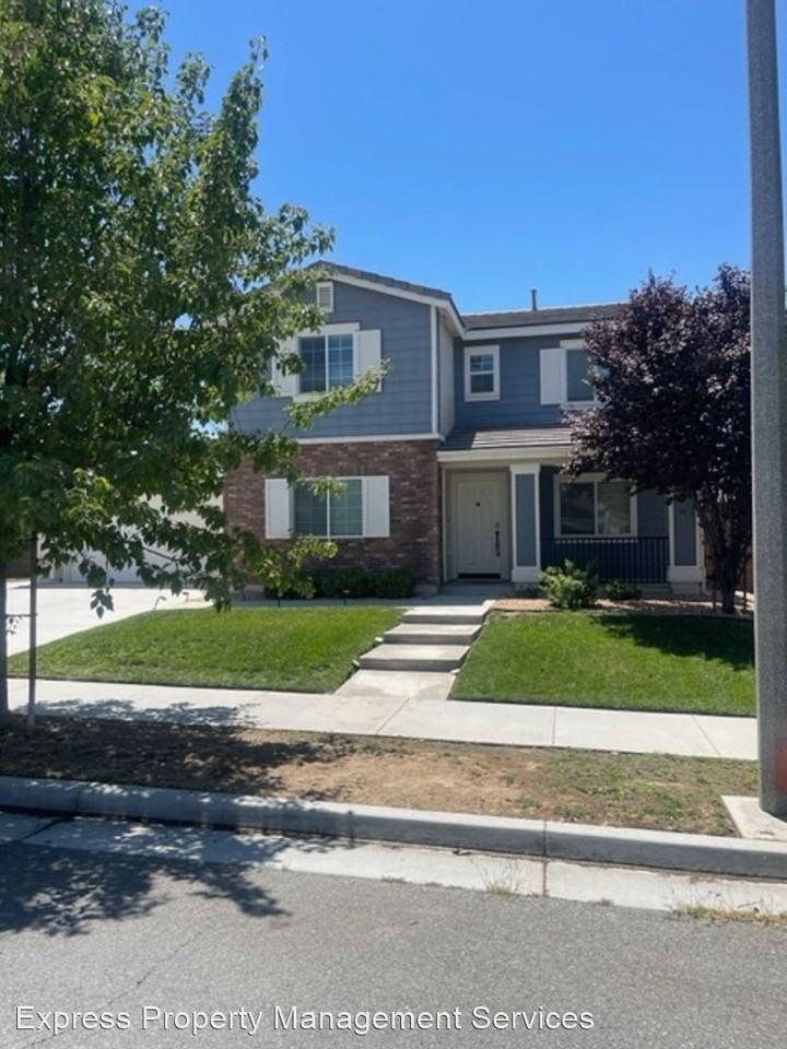 3345 Heliotrop St - Photo 2 of 2