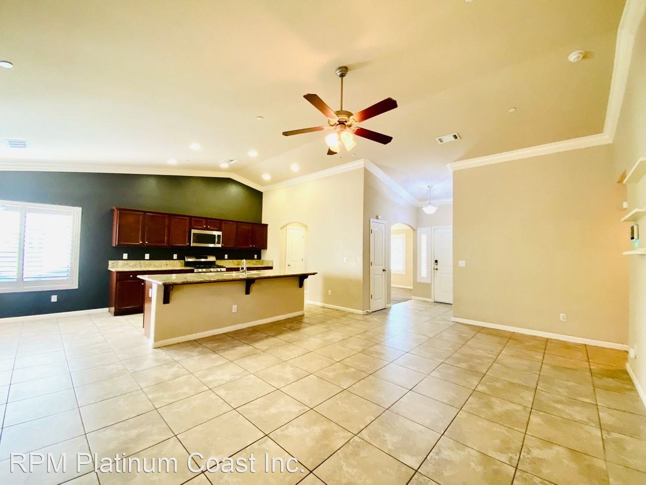 2736 Tamarack Ave - Photo 2 of 42