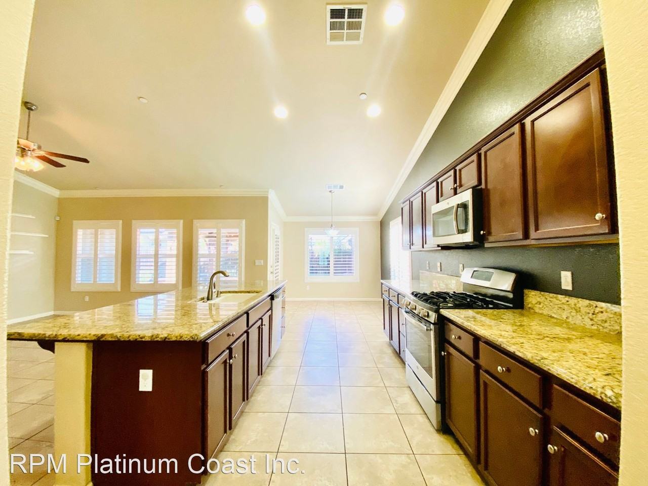 2736 Tamarack Ave - Photo 3 of 42