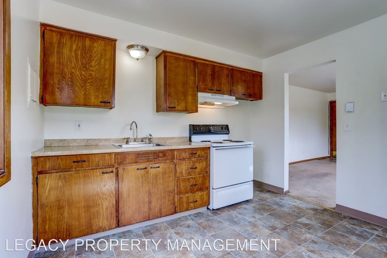 11580 SW Hall Blvd - Photo 2 of 9