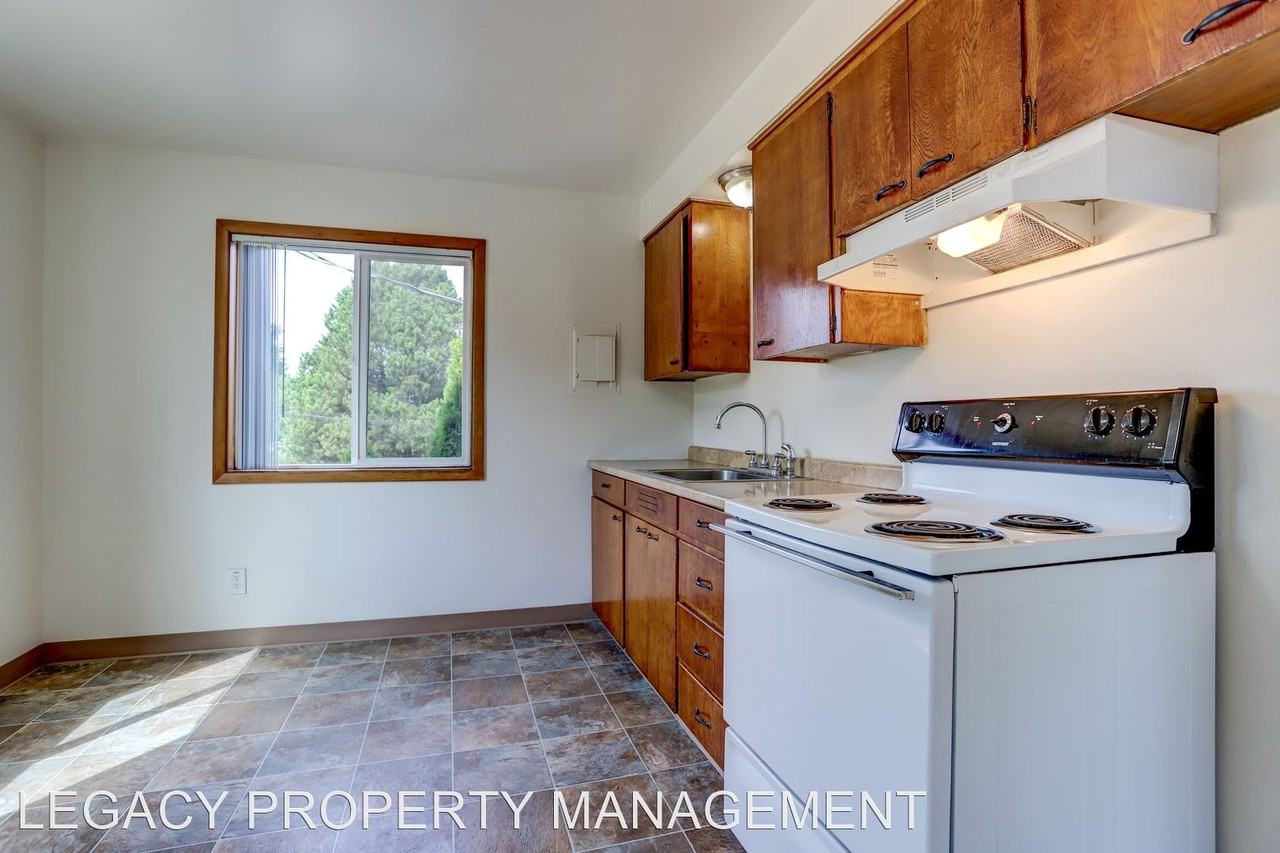 11580 SW Hall Blvd - Photo 3 of 9
