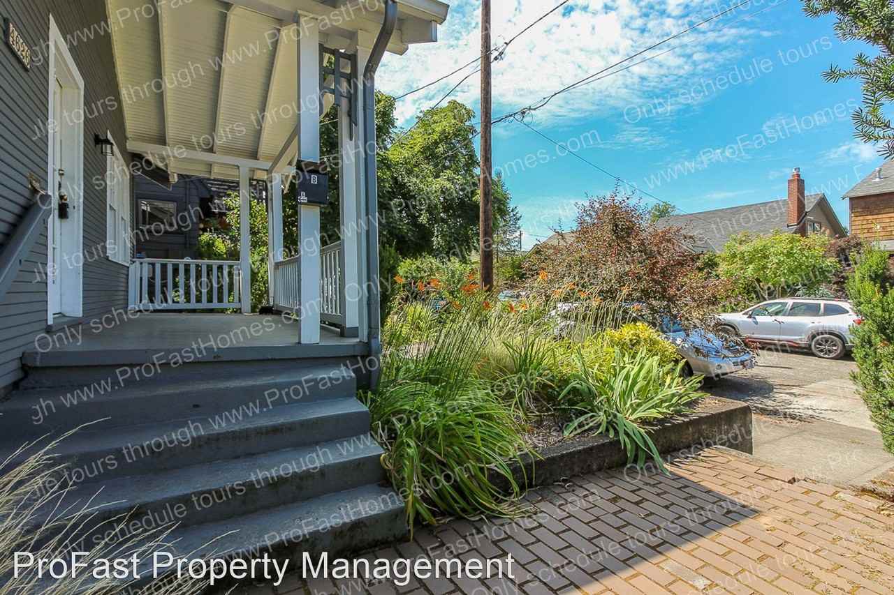 4626 NE 29th Ave - Photo 3 of 27