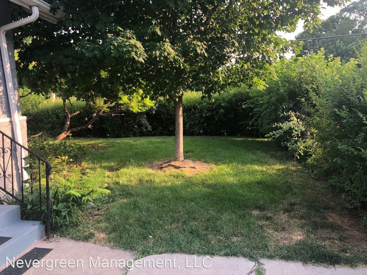 1302 S 33rd St - Photo 3 of 18