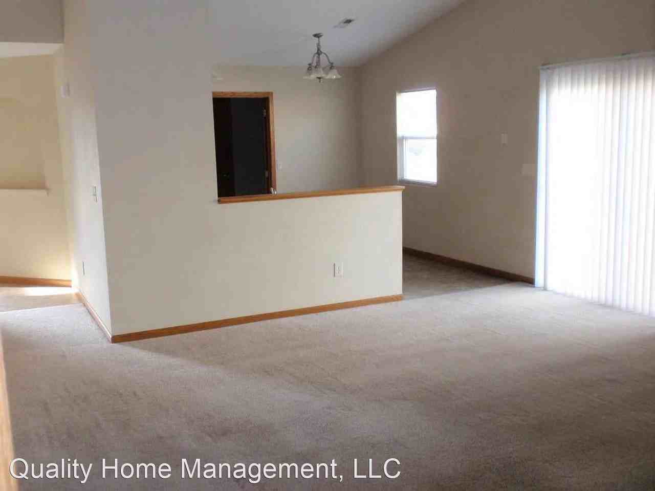 1707 Clover Dr - Photo 2 of 8