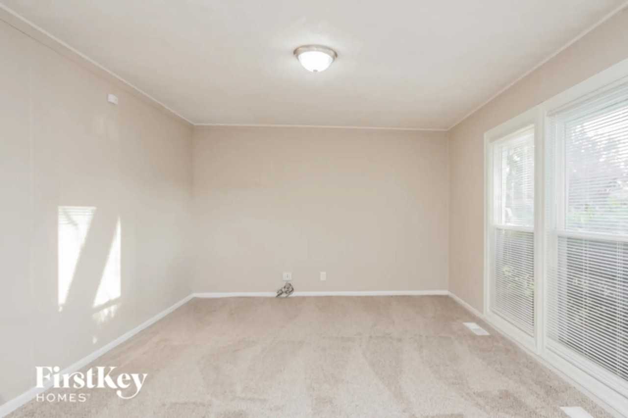 1722 Papoose Rd - Photo 2 of 15