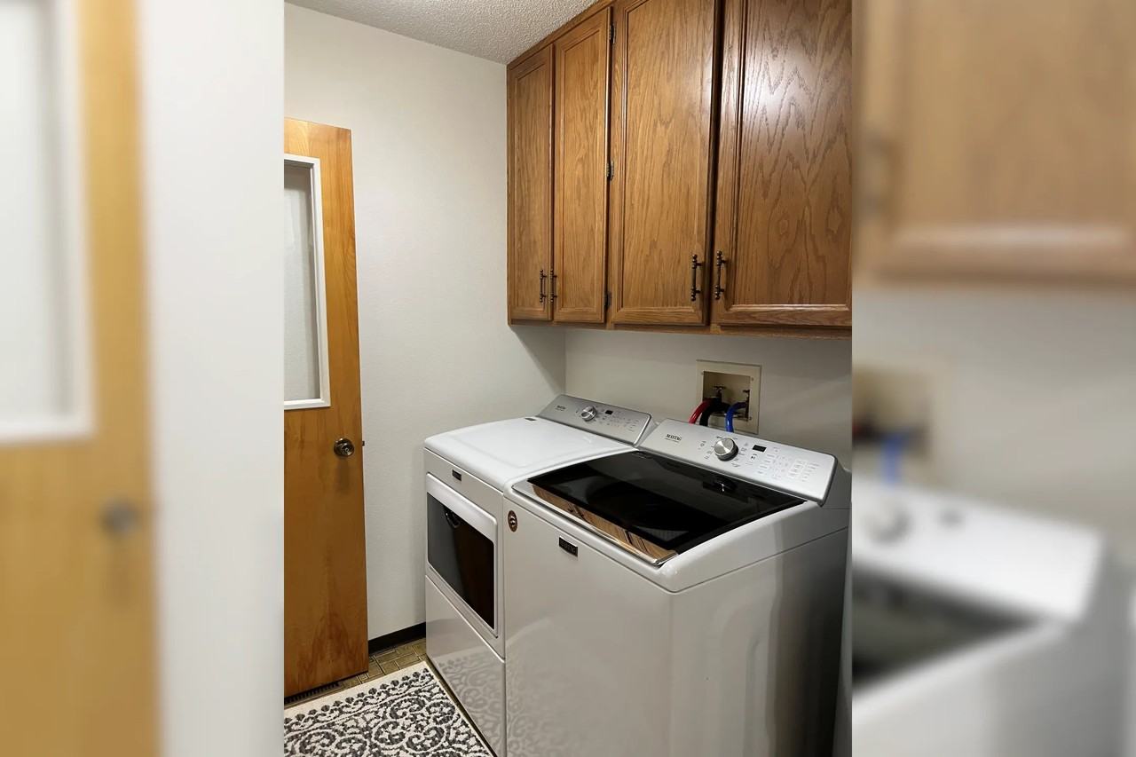 605 N 4th St - Photo 3 of 8