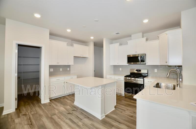 4765 Maiden Creek Way - Photo 3 of 25