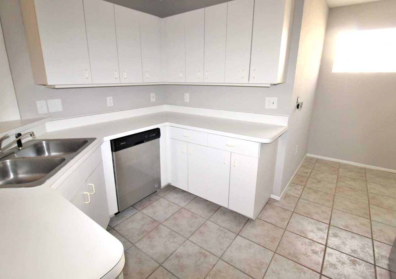 4218 Saint Charles Dr - Photo 3 of 16