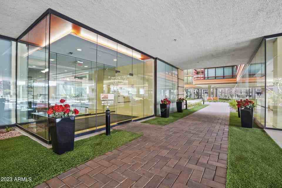 4808 N 24Th St - Photo 3 of 27