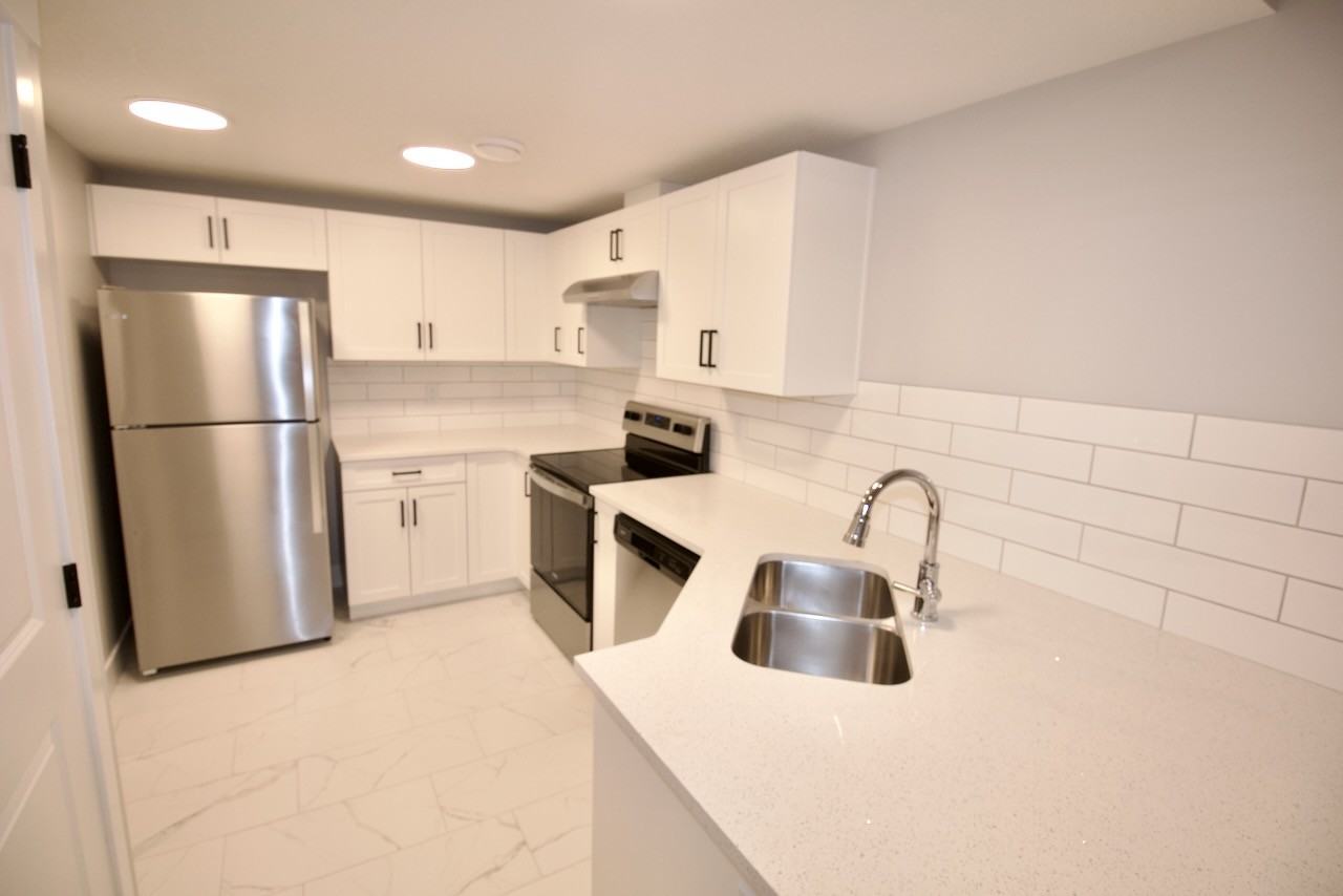 9492 228 St Nw Bsmt #Bsmt - Photo 2 of 18