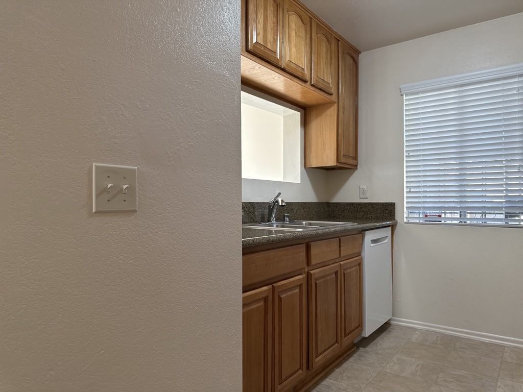 7010 John Dr #B - Photo 3 of 15