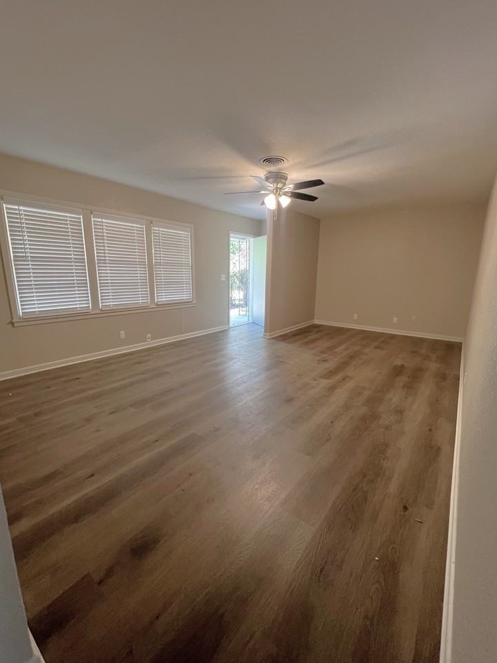 107 Nauert St - Photo 3 of 19